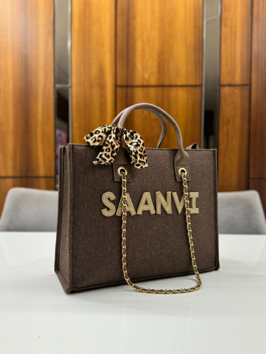 CHAIN TOTE BEEDS BROWN INITIAL