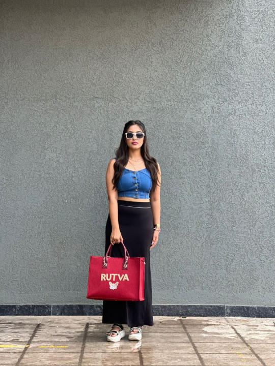 CHAIN TOTE RED BEEDS